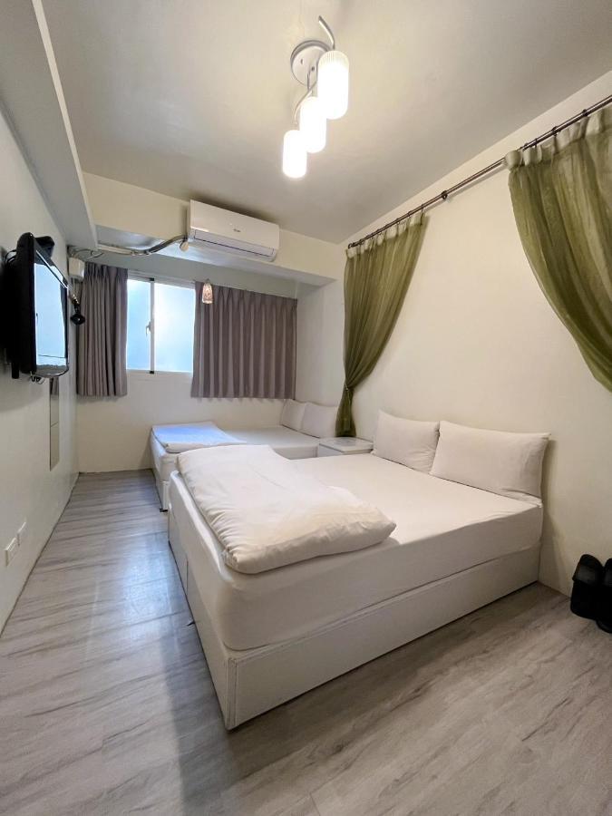Ferienwohnung Fengchia Fun House Taichung Exterior foto